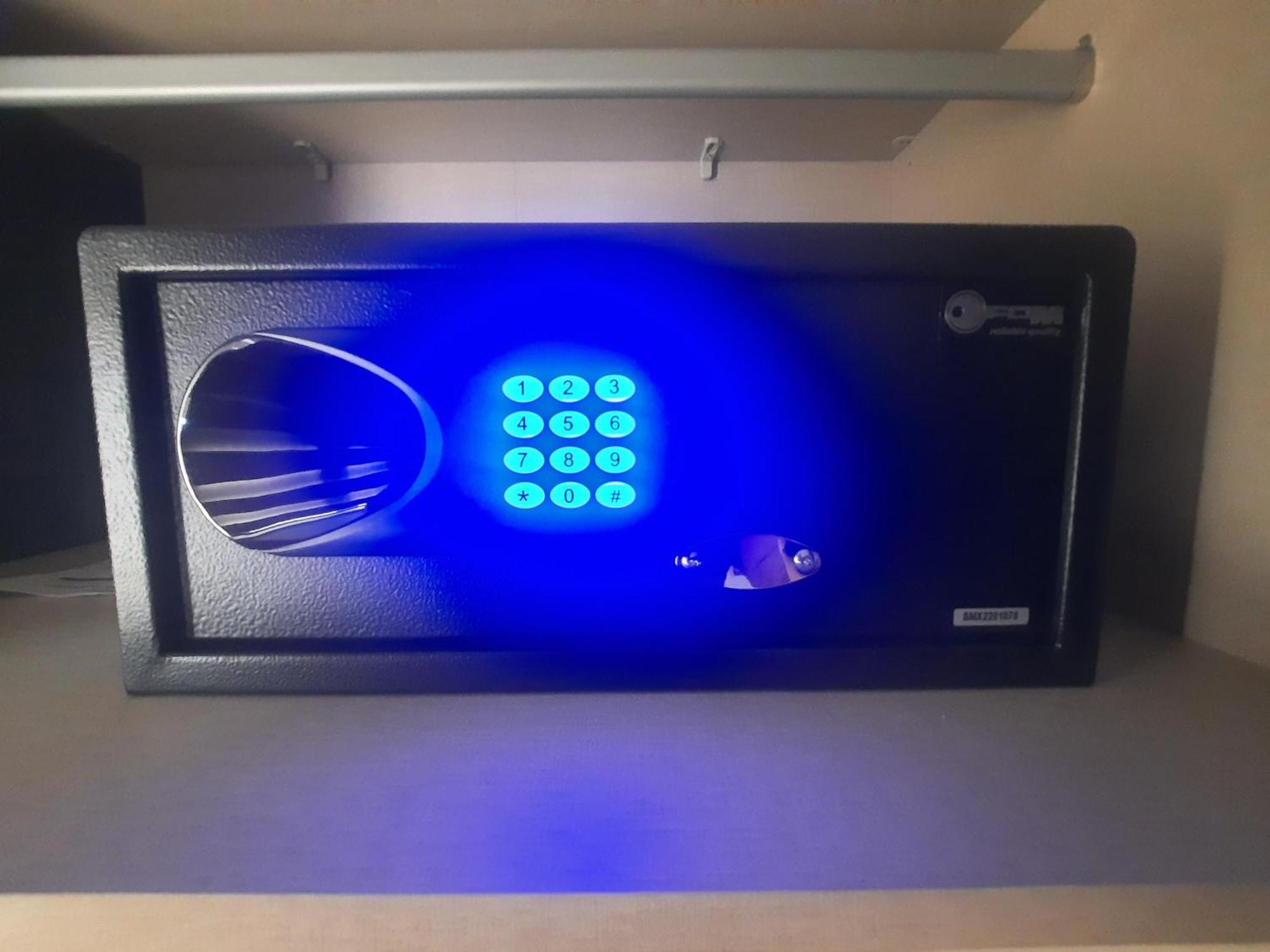 סרמסקה מיטרוביקה Apartman Lux-Besplatno Koriscenje Zasebne Garaze מראה חיצוני תמונה